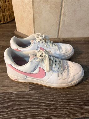 Nike Men’s White Sneakers with Pink Swoosh